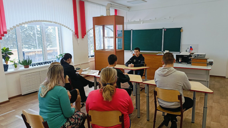 Встреча с выпускником нашей школы Денисом Назмутдиновым.